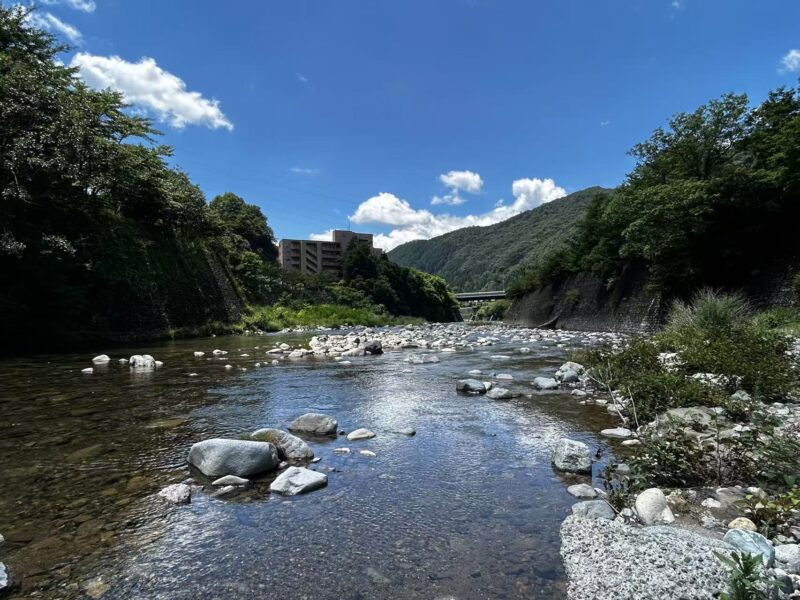 足尾銅山観光施設横を流れる渡良瀬川
