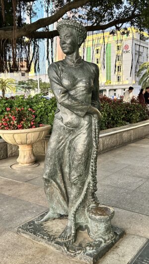 BGMは『雨の中の二人』