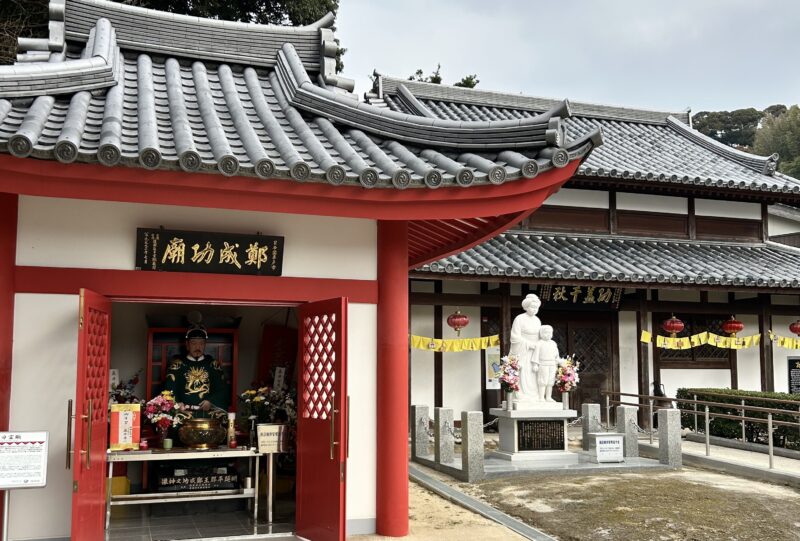 鄭成功廟(左)と鄭成功記念館(右)