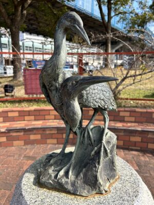 厦門から寄贈された白鷺像