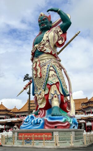 天后宮の巨大青鬼像