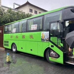 兵馬俑行きの緑のバス