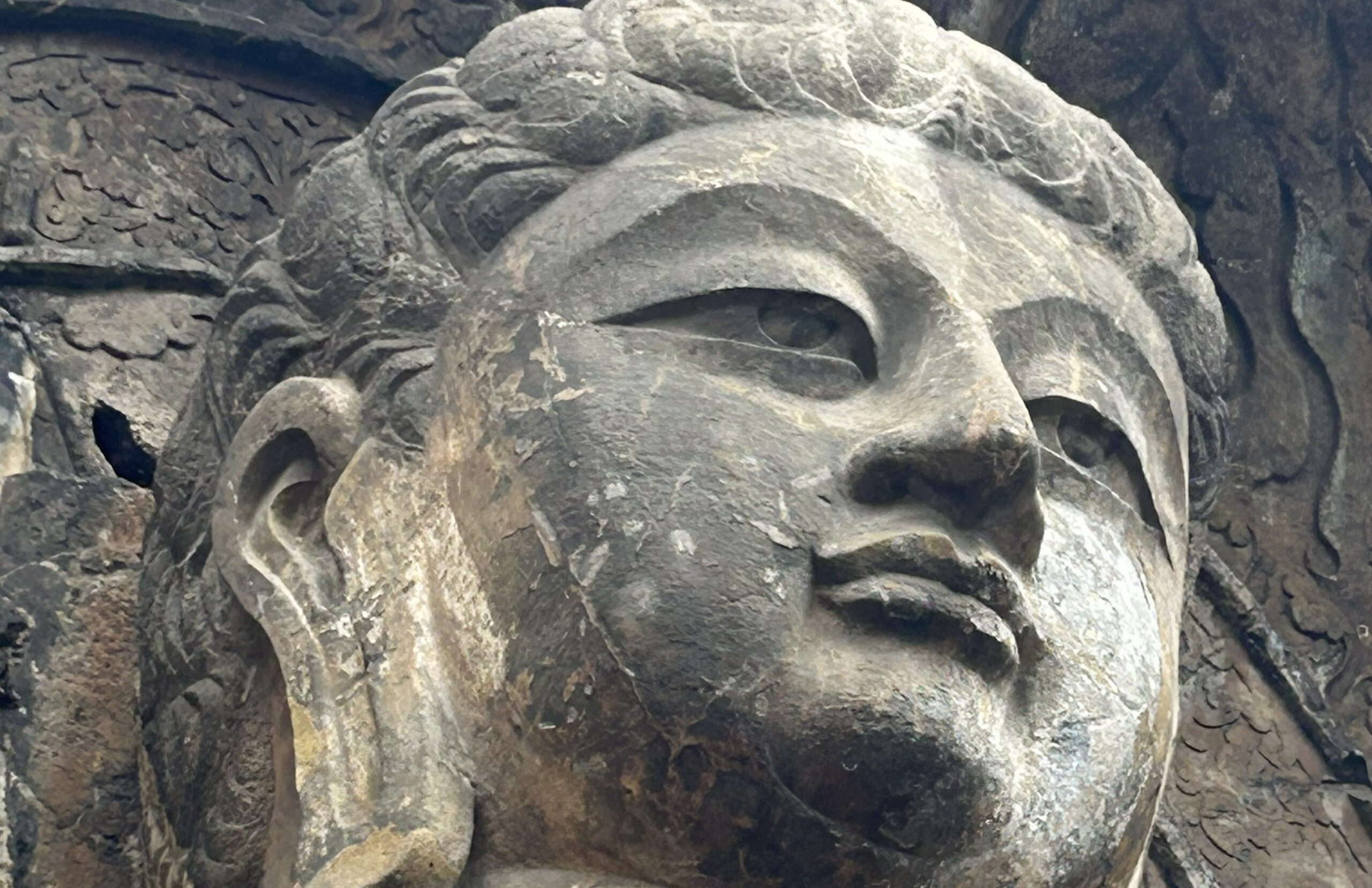 龍門石窟北魏様式の仏頭